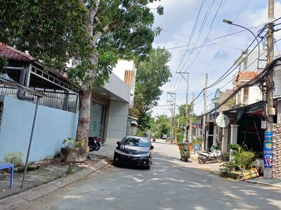 Bán nhà 2 tầng hiệp bình phước   116m , sát mặt tiền ql13, đường 10m có vỉa hè   giá chỉ 8.5 tỷ 0