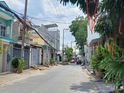 Bán nhà 2 tầng hiệp bình phước   116m , sát mặt tiền ql13, đường 10m có vỉa hè   giá chỉ 8.5 tỷ 2