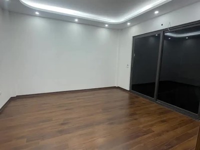 Nhà mưới 5 tầng phố thượng thanh 30m2 mặt tiền 6.6m 6.8 tỷ long biên hà nội. 3