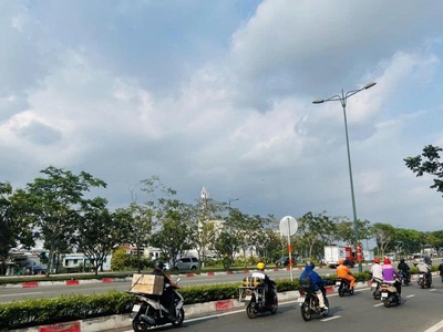 Bán nhà mặt tiền phạm văn đồng - gần kha vạn cân, 4,2x18m, 3 tầng - 4pn, 13,5 tỷ. 0