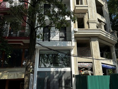 Chính chủ cần bán nhà 5 tầng   1 lửng   1 tum   diện tích 4x10m 4