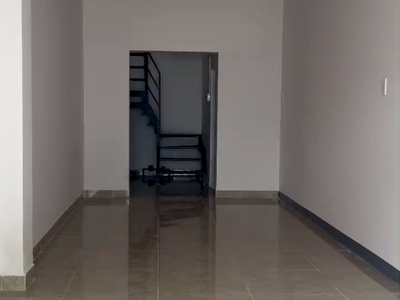 Cho thuê nhà mặt tiền p.1 gò vấp, 3x12m, 1 trệt, 1 lầu, 11tr 2
