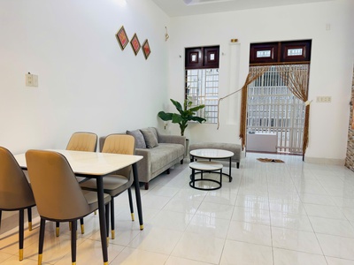 Bán nhà vị trí đẹp gần biển diện tích ngang 7,5m, tổng hơn 80m , thiết kế thoáng mát hiện đại 0