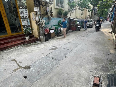 Dương quảng hàm dt 30m,ngõ thông,gần phố giá 6,25 tỷ 0