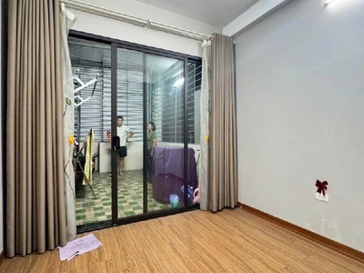 Phùng chí kiên 30m x5 tầng 8,8 tỷ-phân lô,ô tô tránh nhà dân xây,2 thoáng,full nội thất 2