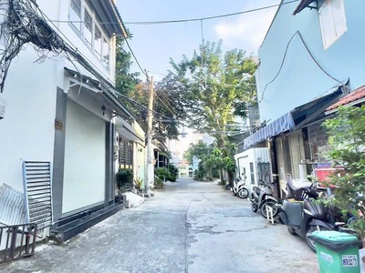 Bán nhà hẻm ô tô   góc 2 mặt tiền trung tâm nhà bè- chỉ 6 tỷ 380 4