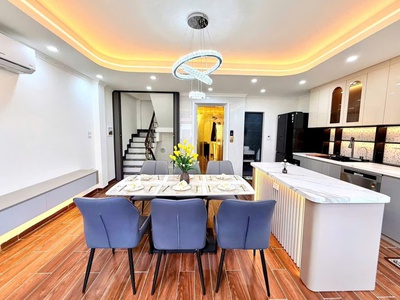 7 tầng thang máy -  mặt tiền rộng - nội thất châu âu - full đồ -thịnh quang , đống đa 40m. giá 14.8 2