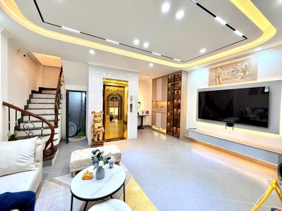 7 tầng thang máy -  mặt tiền rộng - nội thất châu âu - full đồ -thịnh quang , đống đa 40m. giá 14.8 0