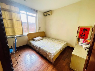 Bán nhà lô góc mặt phố Thông Phong, Đống Đa, tiện kinh doanh 5 tầng 52m2 giá 38 tỷ 3