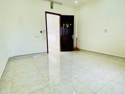Cho Thuê Nhà 3 Tầng   Lã Xuân Oai   Vị Trí Đẹp   Ở Cực Thoáng Sáng 2
