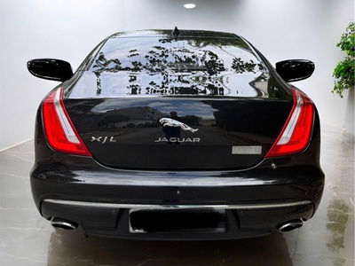 Bán xe Jagiuar XJL 2016 Màu Đen 5