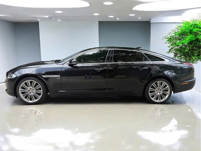 Bán xe Jagiuar XJL 2016 Màu Đen 1
