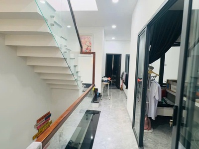Nhà mặt tiền trung tâm 4 tầng kiên cố - vào ở ngay 1