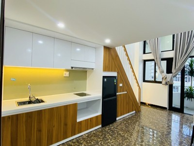 Toà căn hộ  sát lê đình lý đường 5m, gần nguyễn văn linh, 170m2, 6 tầng, hiện đại, thu 1.8 tỷ/ năm 1