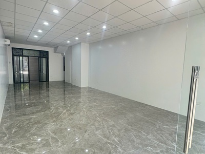 Cho thuê sàn văn phòng tầng 1 80m2 tại Vinhomes Marina 1