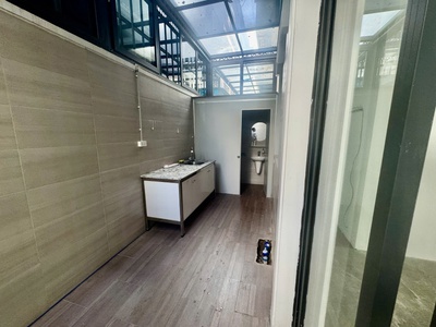 Cho thuê sàn văn phòng tầng 1 80m2 tại Vinhomes Marina 2