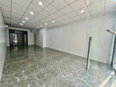 Cho thuê sàn văn phòng tầng 1 80m2 tại Vinhomes Marina 3