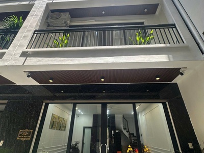 Bán nhà 6 tầng thang máy - ngọc lâm - oto đỗ cửa 0