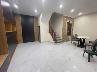  nhà đẹp   thang máy   gần hồ   oto 10m  hồng tiến, bồ đề   long biên  35m   xd 39m     6 2