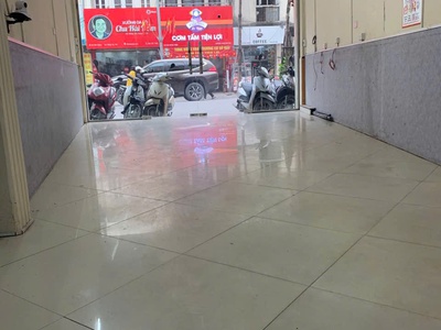 Cho thuê nhà trung tâm khâm thiên   mặt tiền 5m, không bị che cây 2