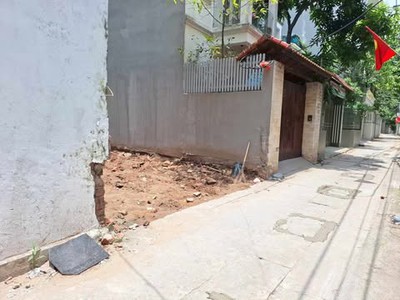 Hiếm, Bán Đất Ngõ 217 Bồ Đề, Hồng Tiến, 82m2, MT6.8m, Phân Lô, Ô Tô Thông, Gần Phố 2