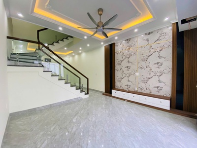 Siêu phẩm nhà 3 tầng xây mới   Ngay trung tâm Núi Đèo 6