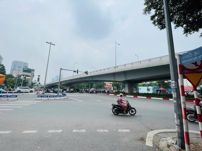 Bán nhà lô góc hoàng quốc việt, 1 mặt phố, 1 mặt ngõ, kinh doanh đỉnh 0