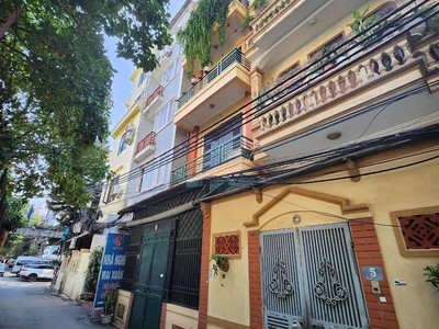 Siêu phẩm mặt phố hoàng quốc việt, 57m2, mặt tiền 7.2m, vỉa hè rộng 0
