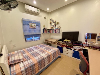 Mặt phố hoàng quốc việt, lô góc, ô tô tải tránh, giá cực tốt 2