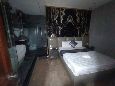 Khách sạn 7 tầng mặt tiền lớn với dòng tiền khai thác gần 170tr/tháng - khu trung tâm đường sư vạn 3