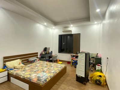 Bán nhà riêng ô tô đỗ cửa  độc lập- cự khối  60- 3 tầng nhỉnh 6 tỷ long biên. 2