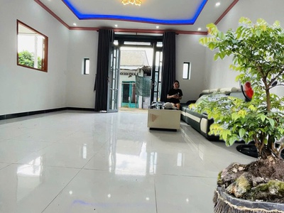 Nhà 1t1l sr,tc, đường oto, sân oto, gần chợ thanh hoá   td chỉ 2 tỷ 390 0