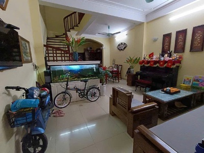 Bán nhà xuân la , 65m, 5 tầng, oto đỗ cửa, 2 thoáng trước và sau, có ô chờ thang máy, có oto sửa 1