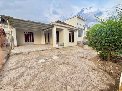 Bán lô đất đẹp diên sơn ngang 10m  diện tích : 220m2 giá : 1ty9 lh e 0