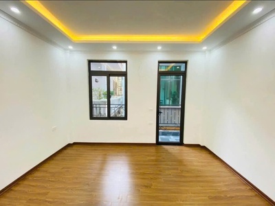 Siêu rẻ - 6,4 tỷ - 52m - bán nhà dân xây - thượng thanh, long biên, gần ô tô, tiện ích bạt ngàn. 3