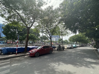 Nguyễn khang 51m chỉ 7,9 tỷ nhà đẹp,full nội thất,gần bãi gủi xe,ngõ thông 3