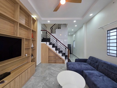 Căn góc 2 mặt tiền lô nhì đường trần xuân soạn, quận 7   cách mặt tiền 15m 1