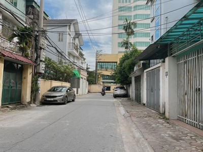Hiếm Có, Đất Phố Nguyễn Sơn, Bồ Đề, 95m2, MT7.6m, Vỉa Hè, Kinh Doanh, Ô Tô Tránh 1