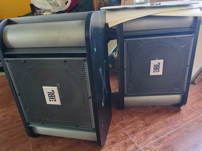 Bán đôi loa JBL nguyên tem hãng 1