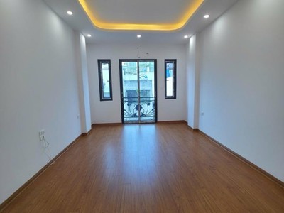 Bán nhà văn tiến dũng 40m2, 5 tầng, ô tô tránh, gần công viên hà nội 1