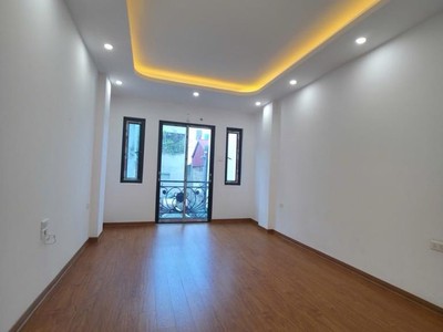 Bán nhà văn tiến dũng 40m2, 5 tầng, ô tô tránh, gần công viên hà nội 3