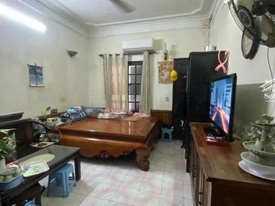 Căn nhà 216tr/m - sổ đẹp - có 2 ngõ đi - 4 tầng - gần phố có điểm gì để chê 2