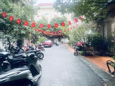 Nhà bán tây thăng long 42m2, 5 tầng, ô tô đỗ cửa, gần trường đại học 2