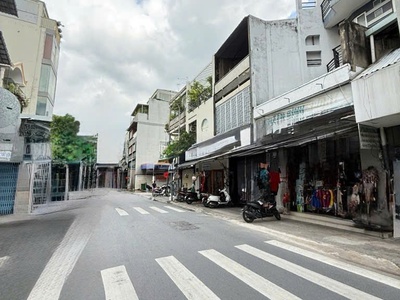 Mặt tiền vip nguyễn trọng tuyển   75m2   3 tầng 0