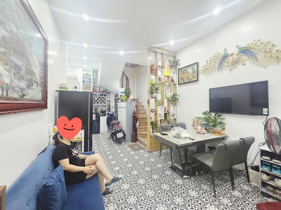 Hồ tùng mậu cầu giấy 30m2 5 tầng lô góc giá 8 tỷ 2