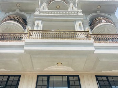 Có căn mặt phố nào đẹp hơn, trung tâm long biên 88m2, 8t vỉa hè, kinh doanh 31 tỷ 0