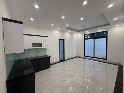 Bán nhà hoa lâm-việt hưng, 83m x 5 tầng, thang máy, gara, nở hậu, 6 ngủ khép kín, dòng tiền 1