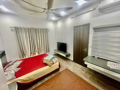 Bán nhà đê la thành nhỏ 37m2. 6 tầng. mặt tiền 4.2m. giá 10.5 tỷ đống đa hà nội 4