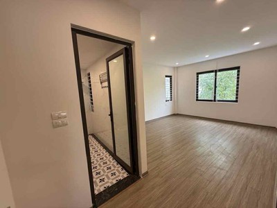 Bán nhà hoa lâm-việt hưng, 83m x 5 tầng, thang máy, gara, nở hậu, 6 ngủ khép kín, dòng tiền 3
