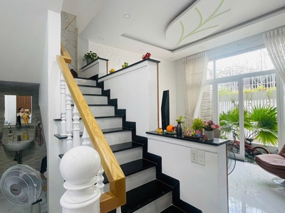 Bán nhà 3 tầng gần biển hòn chồng   vĩnh hải, bắc nha trang   sân ô tô, nội thất cao cấp 4